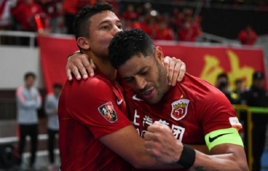 Sao Brazil lập cú đúp giúp đội bóng Trung Quốc thoát thua tại Champions League
