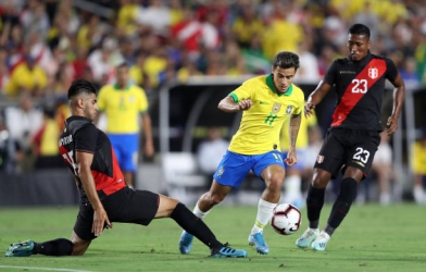Phung phí cơ hội, Brazil thua đau 'bại tướng' Copa America