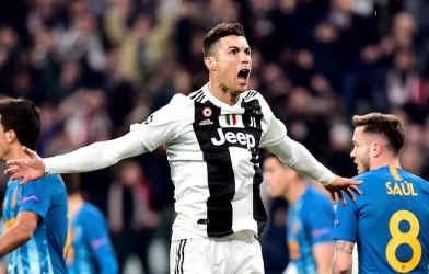 HLV Simeone: 'Ronaldo là một con quái thú'