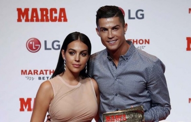 Ronaldo: 'Quan hệ tình dục với bạn gái tuyệt vời hơn cả bàn thắng đẹp nhất của tôi'