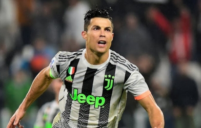 Top 5 cầu thủ ghi hat-trick nhiều nhất: Ronaldo số 1