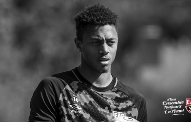 Cầu thủ qua đời ở tuổi 23 vì tai nạn xe hơi