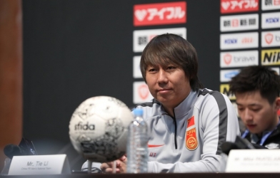 Tân HLV Trung Quốc: 'Tôi luôn chào đón các cầu thủ nhập tịch'