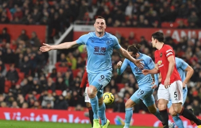 Thua bạc nhược, MU bỏ lỡ cơ hội áp sát top 4 Ngoại hạng Anh