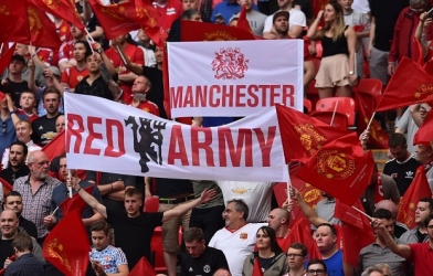 CĐV MU lên kế hoạch rời khỏi Old Trafford