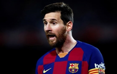 Messi đáp trả Abidal: 'Muốn chỉ trích ai thì hãy nói thẳng ra'