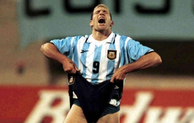 Cầu thủ lập kỷ lục 3 lần sút hỏng penalty trong 1 trận đấu