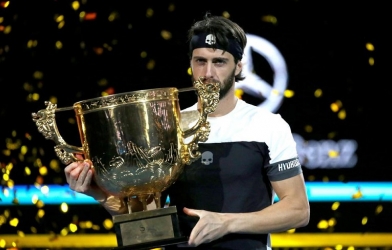 Tay vợt hàng đầu thế giới bị bắt vì tội đánh vợ cũ trước mặt con trai