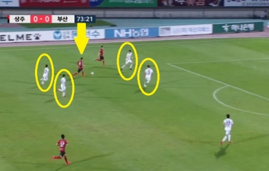 VIDEO: Cầu thủ Hàn Quốc gây sốt với bàn thắng solo ngoạn mục như Messi