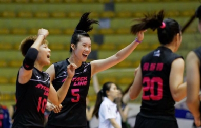 CLB Attack Line sang Việt Nam cổ vũ T.T.T.Thúy tại Cup HV