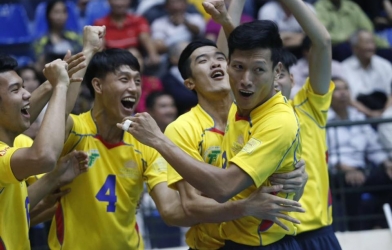 Trực tiếp bán kết 2 Cup Hùng Vương 2018: HCM gặp Biên Phòng