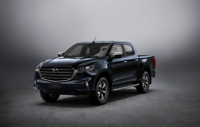 Mazda BT-50 2021 lộ diện với ngoại thất hầm hố