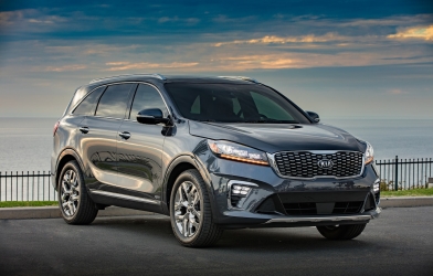 Giá lăn bánh Kia Sorento giảm mạnh sau khi trừ 50% phí trước bạ