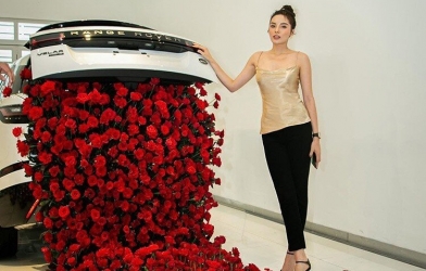 Hoa hậu Kỳ Duyên tậu xe hơn 5 tỷ đồng ở tuổi 24