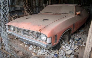 Ô tô 'vứt xó' 32 năm bất ngờ bán được giá gần 7 tỷ