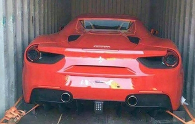 Hải quan đấu giá siêu xe Ferrari 4 tháng không ai nhận