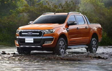 Giá xe Ford Ranger giảm gần 100 triệu, mức 'đáy' chưa từng có