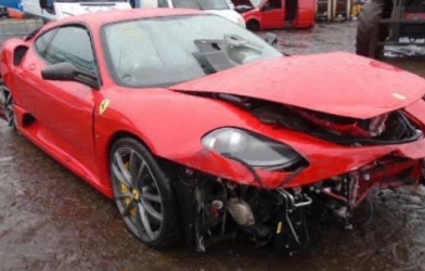 Kỳ lạ xác siêu xe Ferrari được rao bán 2.6 tỷ đồng