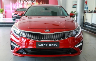 Giá Kia Optima giảm sâu tới gần trăm triệu, đấu Toyota Camry