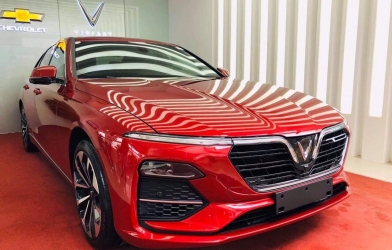 VinFast Lux giảm 'sốc' gần 600 triệu tại đại lý gây xôn xao