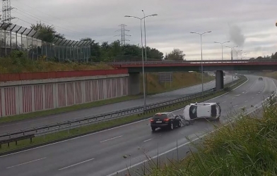 Ô tô mất lái 'quay như chong chóng' trên cao tốc vì tài xế lái ẩu