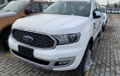 Ford Everest 2021 về đại lý, sẵn sàng đối đầu Toyota Fortuner