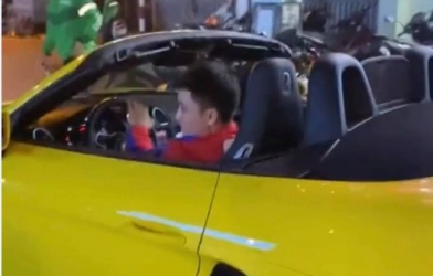Xôn xao anh shipper lái siêu xe Porsche đi giao hàng