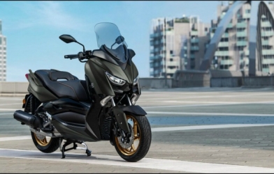 Yamaha XMAX 125 ra mắt, xe ga cỡ nhỏ hầm hố và thể thao