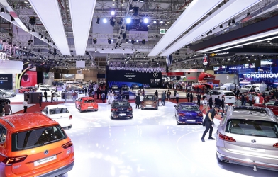 Cận kề cuối năm, đại lý ô tô ồ ạt 'chạy nước rút' doanh số