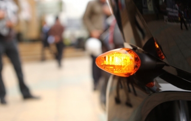 Nên bật xi nhan trước khoảng cách bao nhiêu mét?