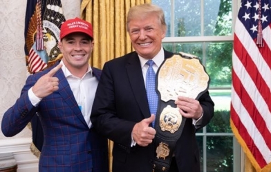 Tổng thống Mỹ chúc mừng chiến thắng của Colby Covington