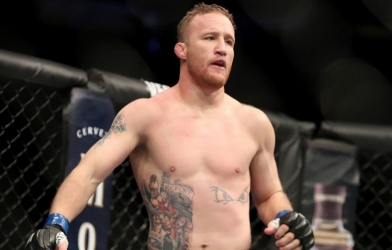 Lý do nào khiến cựu vương UFC tin Gaethje sẽ đánh bại Khabib?