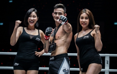 Thành Lê có cả 'kho vũ khí' để tự tin đấu Martin Nguyễn