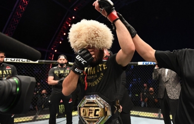 Khabib chính thức treo găng, liệu còn cơ hội trở lại?