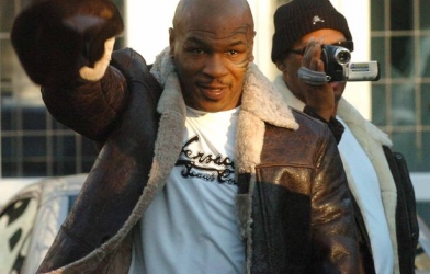 Mike Tyson - Roy Jones: Sao hiệp đấu chỉ kéo dài 2 phút!