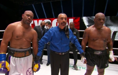 Kết quả trận giao đấu Mike Tyson vs. Roy Jones Jr.: Hòa!