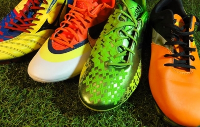 Có những loại giày đá bóng nào?