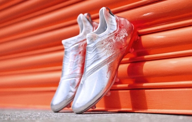 Adidas tung ra phiên bản mới cho giày đá bóng biến hình Glitch 19
