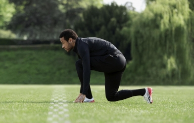 Neymar diện giày mới từ Nike, được gợi cảm hứng với xe đua công thức 1