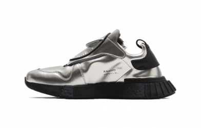 Adidas giới thiệu mẫu giày 'bóng bẩy' như siêu xe