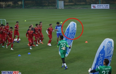 Thủ môn của ĐT Việt Nam có 'đồ chơi' mới