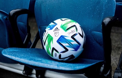 Bóng thi đấu giải nhà nghề Mỹ - MSL đụng hàng bóng Euro 2020
