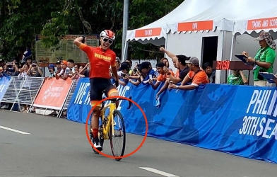 Cua-rơ Nguyễn Thị Thật đi xe hơn 100 triệu giành vàng SEA Game 30