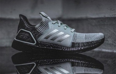 4 hãng giày thể thao giảm giá 'hấp dẫn' cuối tuần 15/12