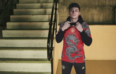 Manchester United phát hành bộ 'áo rồng' mừng Tết Nguyên Đán