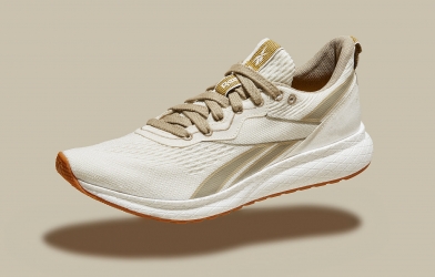 Giày chạy bộ của Reebok được làm gần như toàn bộ từ thực vật