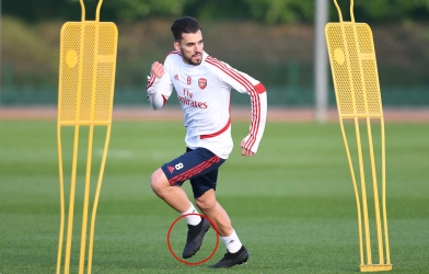 Sao Arsenal bí mật thử nghiệm giày đinh mới của Nike