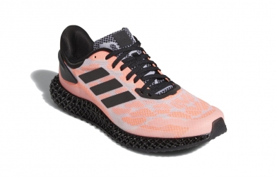 Adidas 4D Run 1.0 'phá cách' với đế đen lạ mắt