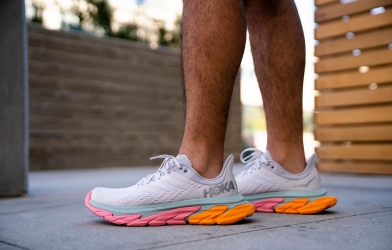 Hoka One One ra mắt giày hỗ trợ gót đầy sáng tạo