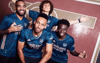 Dàn sao Arsenal khoe áo đấu thứ 3